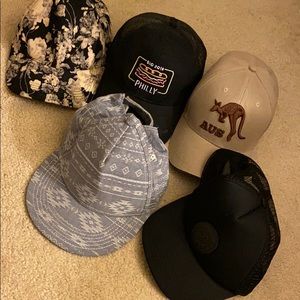 Caps